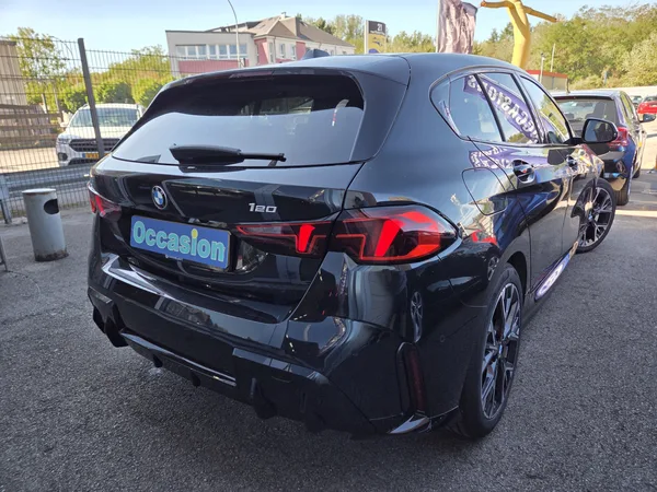 BMW 120 i M SPORT AUTO. 156cv thermique + 14cv elect. - Photo 3