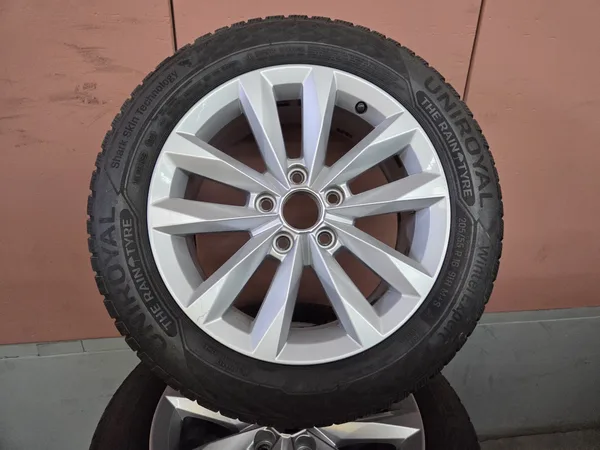 Jantes alu + Pneus hiver 16 205/55 R16 91H - Photo 2