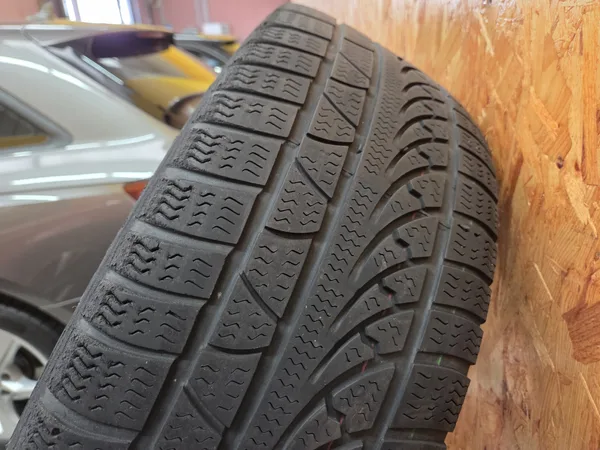 Jantes alu + Pneus hiver 17 245/45 R17 99V - Photo 2