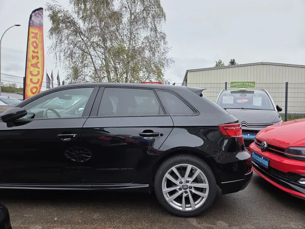 Audi A3 SPORTBACK 30TDI 116CV BVM6 - Photo 2