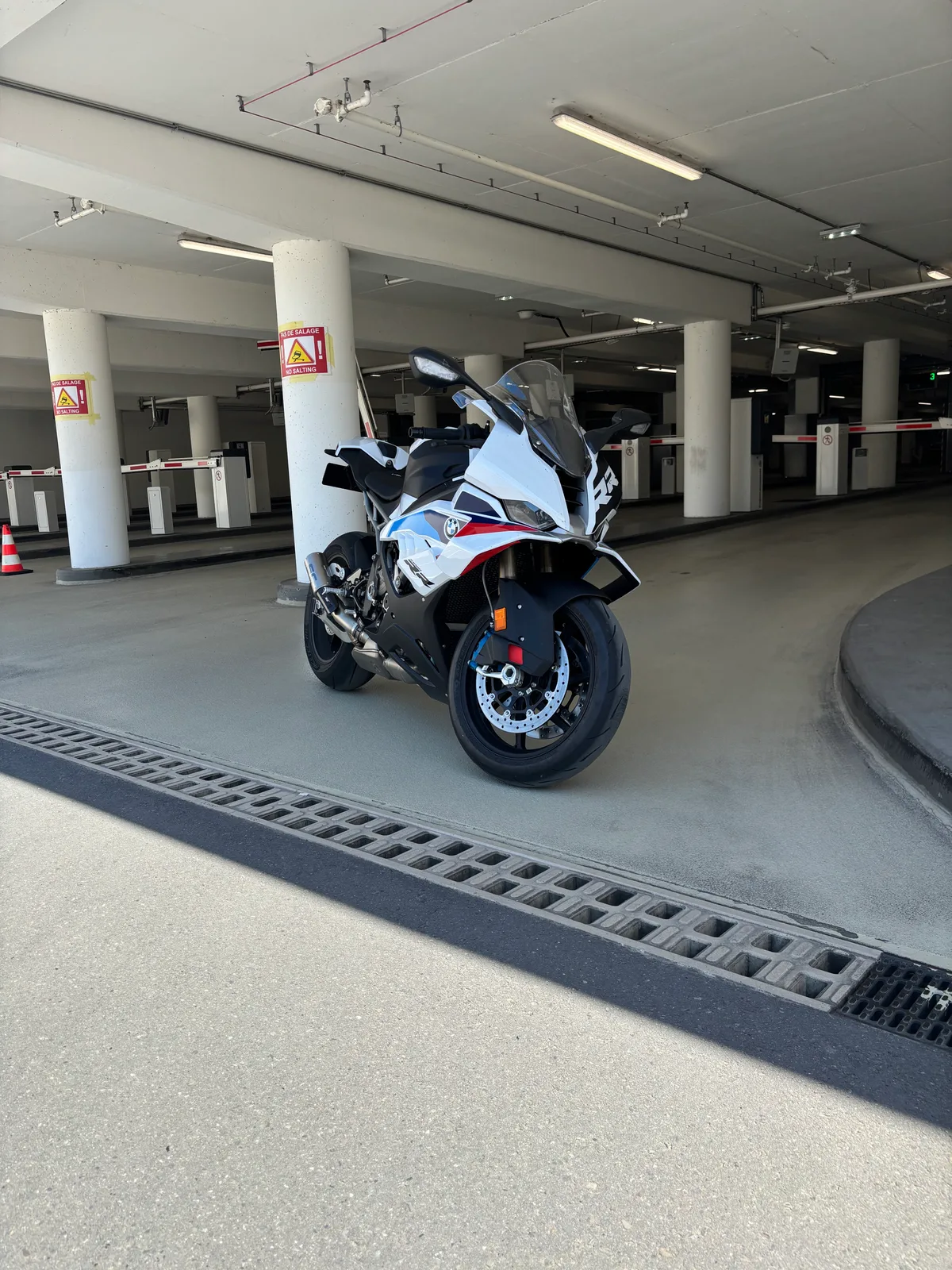 BMW S 1000 RR - Photo 1