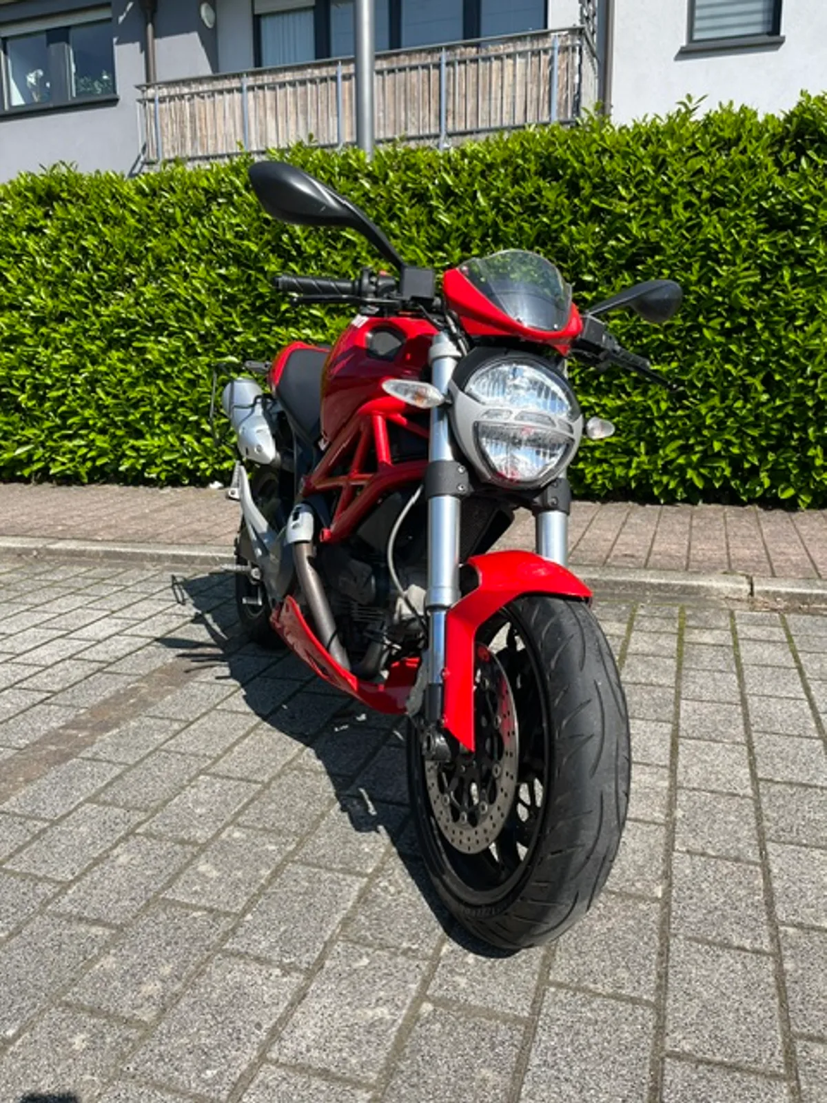 Ducati Monster 696 plus - Photo 1
