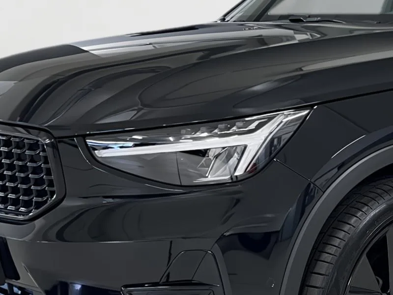 Volvo XC40 Black-Edition Plus - Photo 1