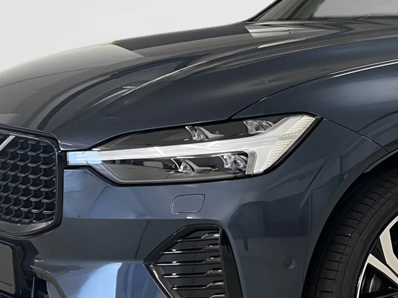 Volvo XC60 Ultra Dark - Photo 1