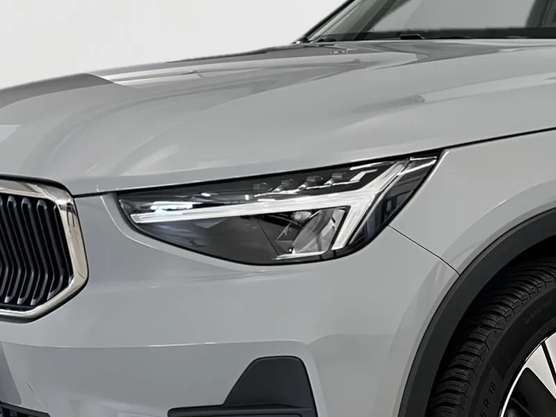 Volvo XC40 Core - Photo 1