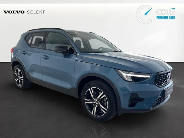 Volvo XC40 Plus Dark - Photo 1