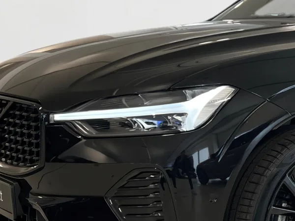 Volvo XC60 Black-Edition Ultra - Photo 2