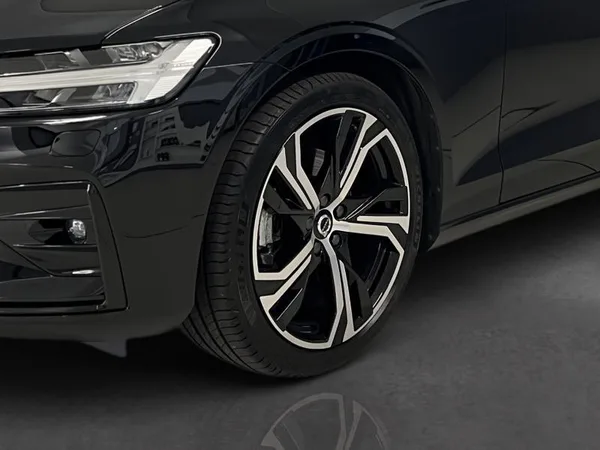 Volvo V60 Plus Dark - Photo 3