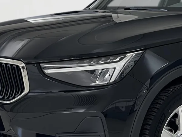 Volvo XC40 Core - Photo 2