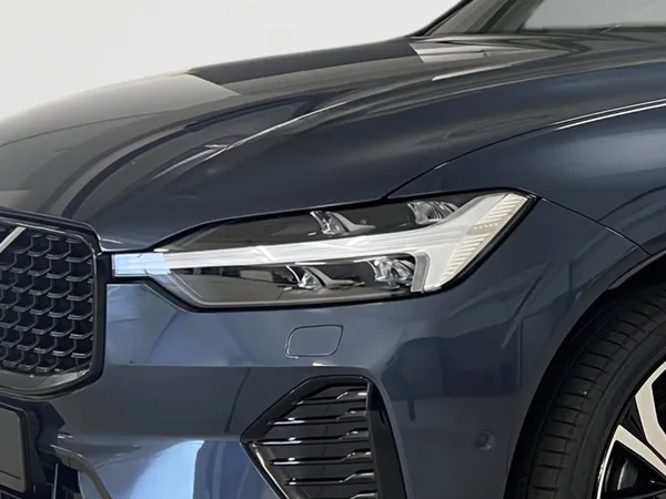 Volvo XC60 Ultra Dark - Photo 2