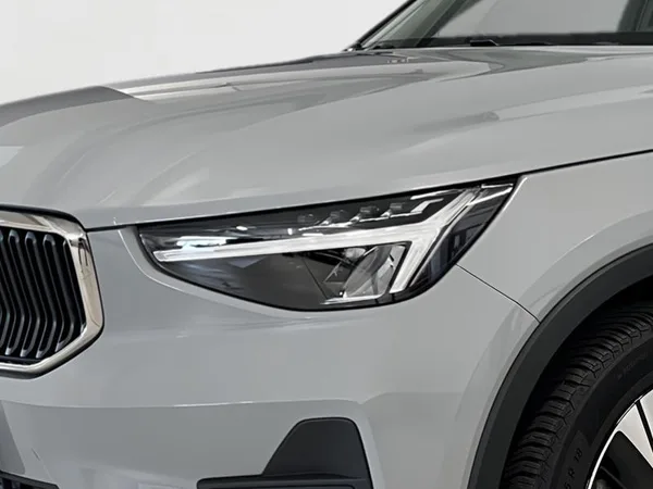 Volvo XC40 Core - Photo 2