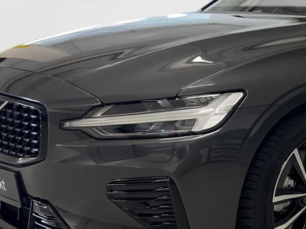 Volvo V60 Plus Dark - Photo 2