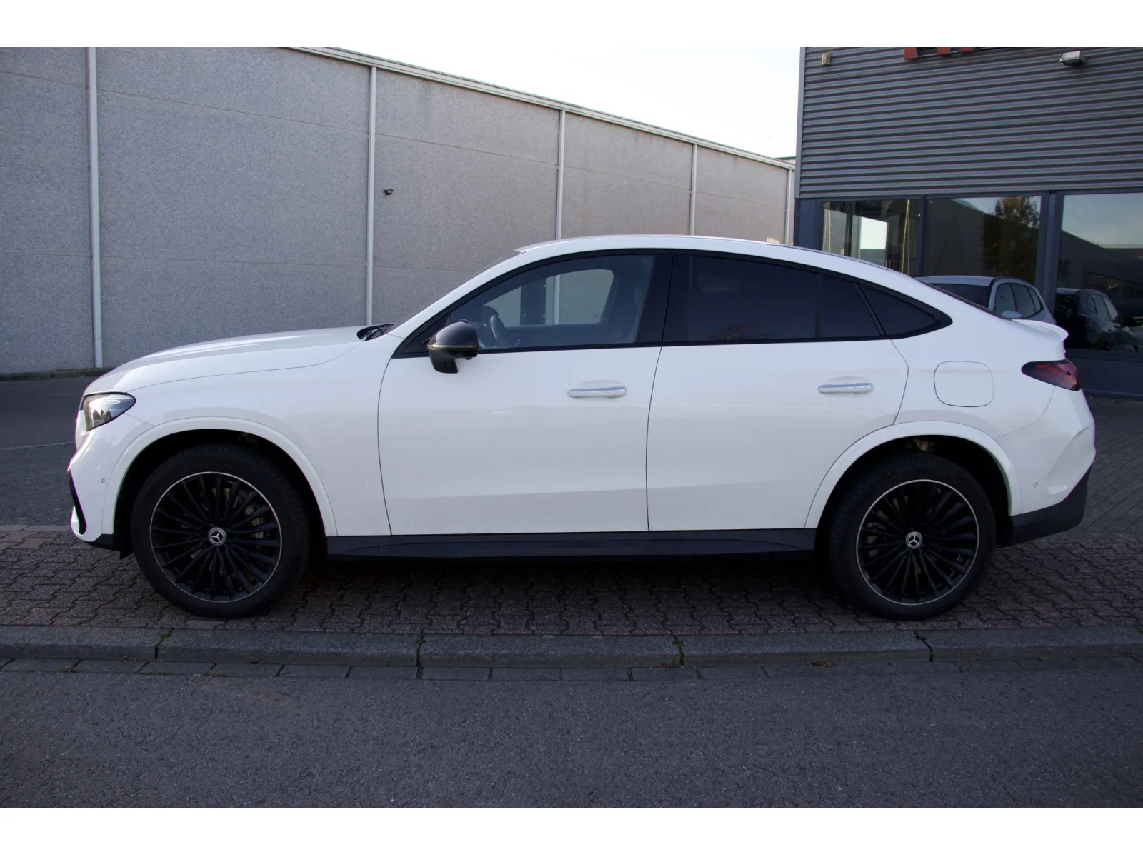 Mercedes-Benz GLC 300 e Coupe 4Matic AMG Line Premium 20" - Photo 1