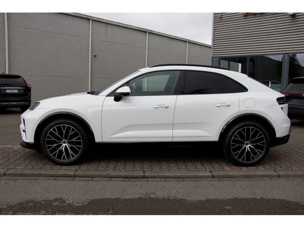 Porsche Macan Turbo - Photo 2
