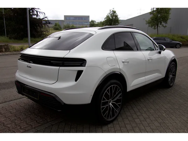 Porsche Macan Turbo - Photo 3