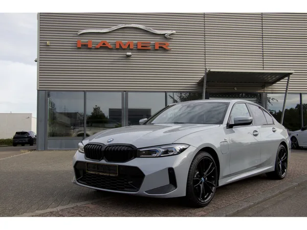BMW 330 330e Aut. Pack M - Photo 1