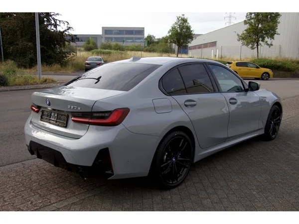 BMW 330 330e Aut. Pack M - Photo 3