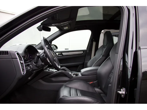 Porsche Cayenne Platinum Edition - Photo 3