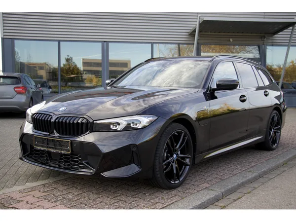 BMW 330 e Touring Aut. pack M Sport ACC - Photo 2