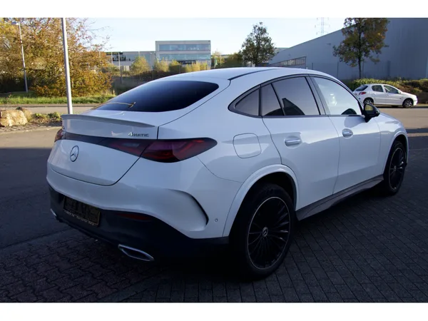Mercedes-Benz GLC 300 e Coupe 4Matic AMG Line Premium 20" - Photo 3
