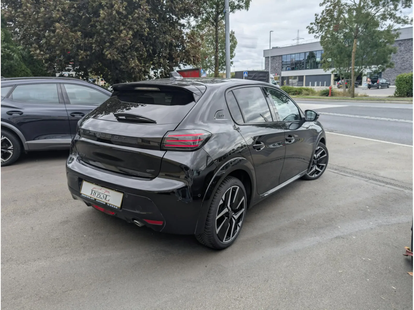 Peugeot 208 GT LINE BLACK EDITION 1.2 PURETECH - Photo 1