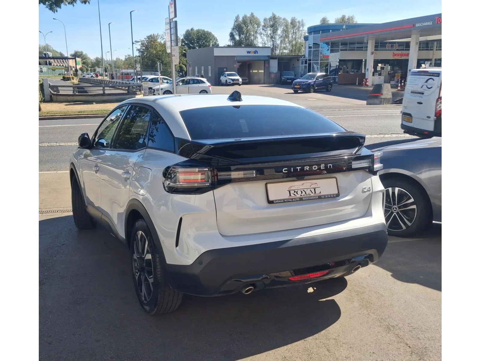 Citroën C4 1.2 PURETECH 130CH BOITE AUTO 8 - Photo 1