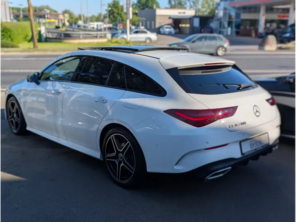 Mercedes-Benz CLA 200 Shooting Brake AMG LINE * CAMERA 360 * PANORAMA * 7G-DCT - Photo 2