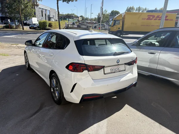 BMW 116 116I BOITE AUTO 122CH - Photo 2