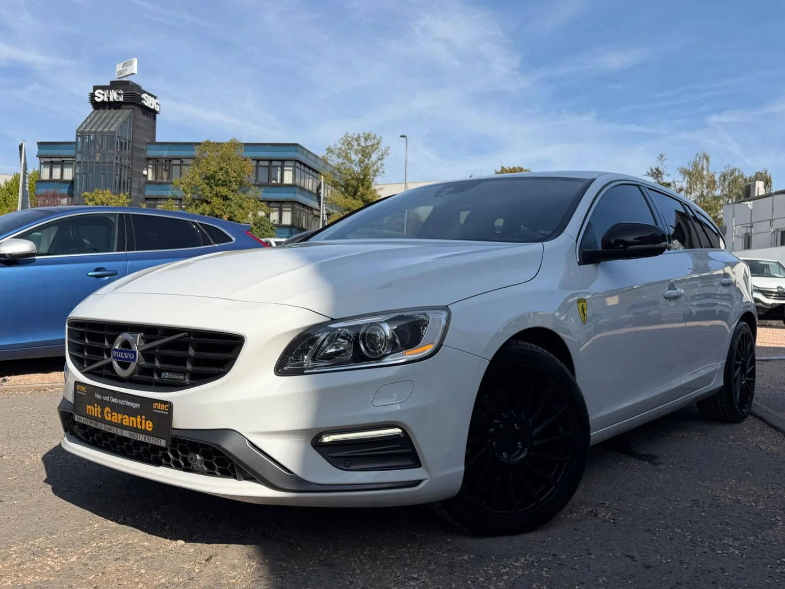 Volvo V60 Kombi Momentum R DESIGN/1.HAND/133KW - Photo 1