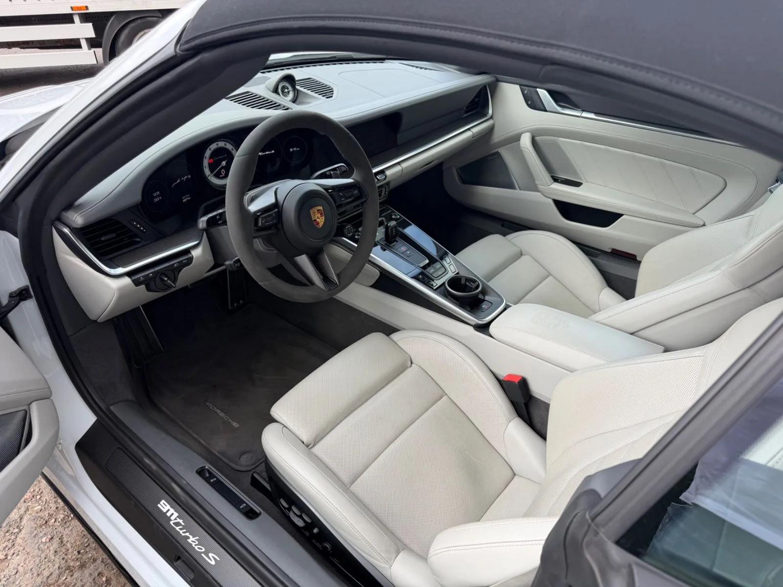 Porsche 911 Turbo S Cabriolet/Aero Paket/Unfallfrei/ - Photo 1