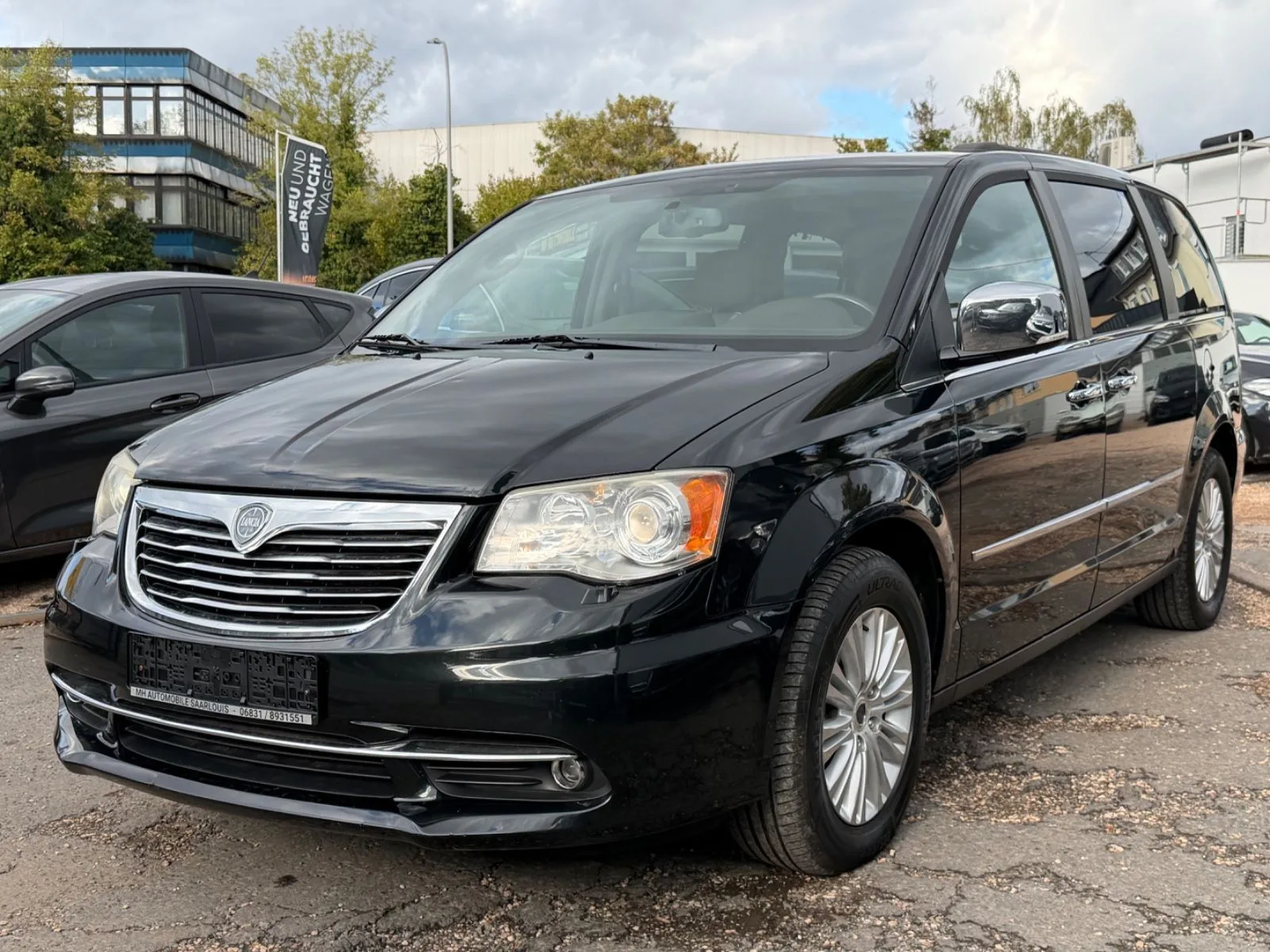 Lancia Voyager Gold/SD/7xSitzer/LEDER/DVD/KAMERA/VOLL - Photo 1