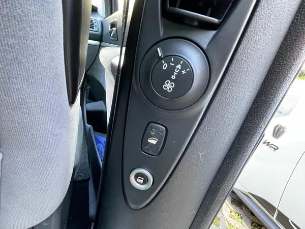 Peugeot 807 2.0 HDI Tendance/el.Turen/7xSitzer/1.Hand/ - Photo 3