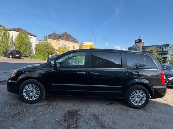 Lancia Voyager Gold/SD/7xSitzer/LEDER/DVD/KAMERA/VOLL - Photo 2