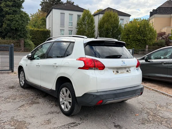 Peugeot 2008 Allure - Photo 3