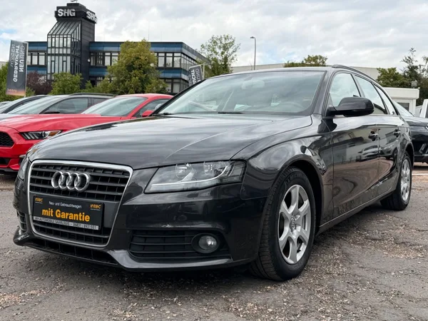 Audi A4 Avant Attraction e - Photo 2