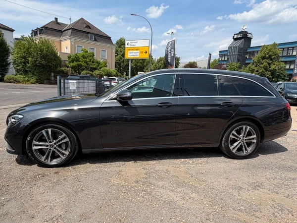 Mercedes-Benz E 400 E T-Modell E 400 d 4Matic - Photo 2