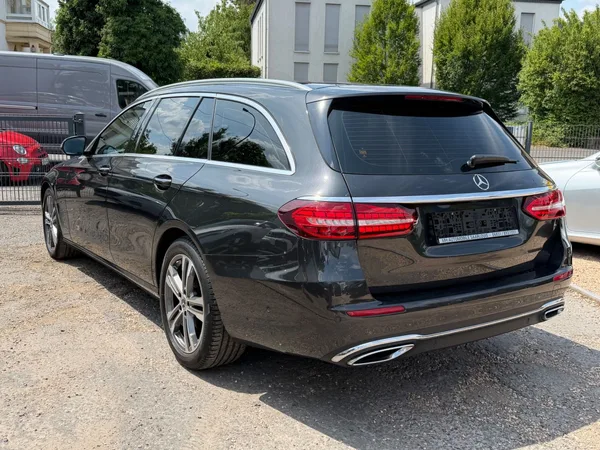 Mercedes-Benz E 400 E T-Modell E 400 d 4Matic - Photo 3