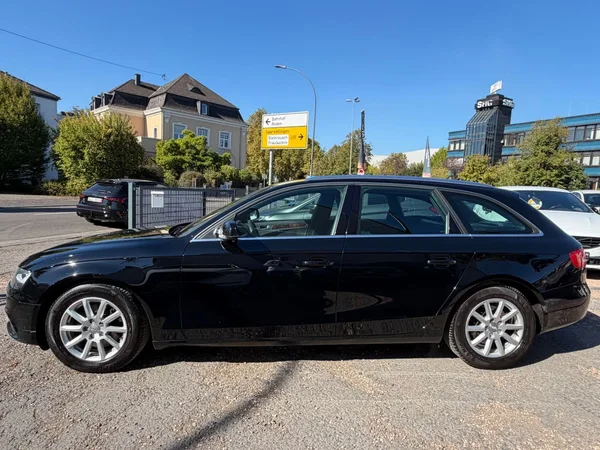 Audi A4 Avant Attraction ultra - Photo 2