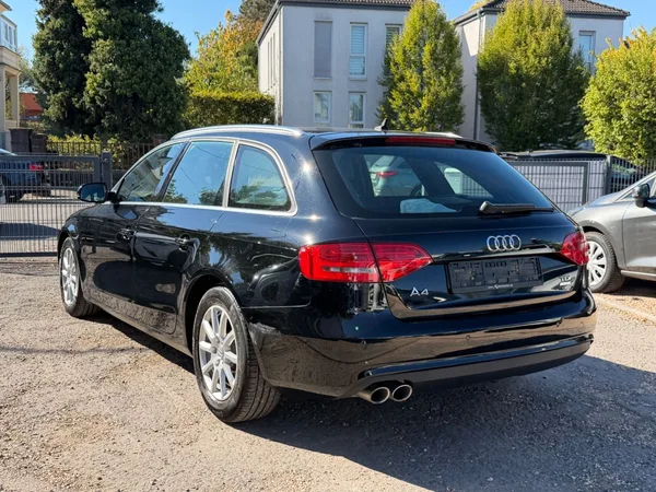 Audi A4 Avant Attraction ultra - Photo 3
