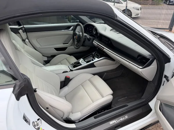 Porsche 911 Turbo S Cabriolet/Aero Paket/Unfallfrei/ - Photo 3