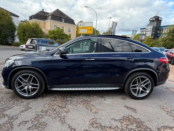 Mercedes-Benz GLE 350 d 4Matic COUPE AMG LINE/PANO - Photo 2