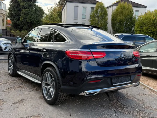 Mercedes-Benz GLE 350 d 4Matic COUPE AMG LINE/PANO - Photo 3