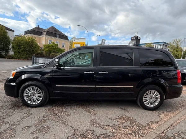 Lancia Voyager Gold/SD/7xSitzer/LEDER/DVD/KAMERA/VOLL - Photo 2