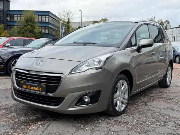 Peugeot 5008 Allure 150PS/Navi/Kamera/Pano/Leder/ - Photo 2