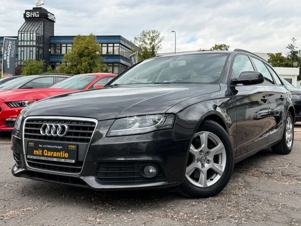 Audi A4 Avant Attraction e - Photo 1