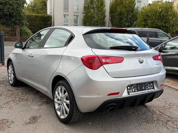 Alfa Romeo Giulietta Super/SCHECKHEFT/1HAND/ - Photo 2