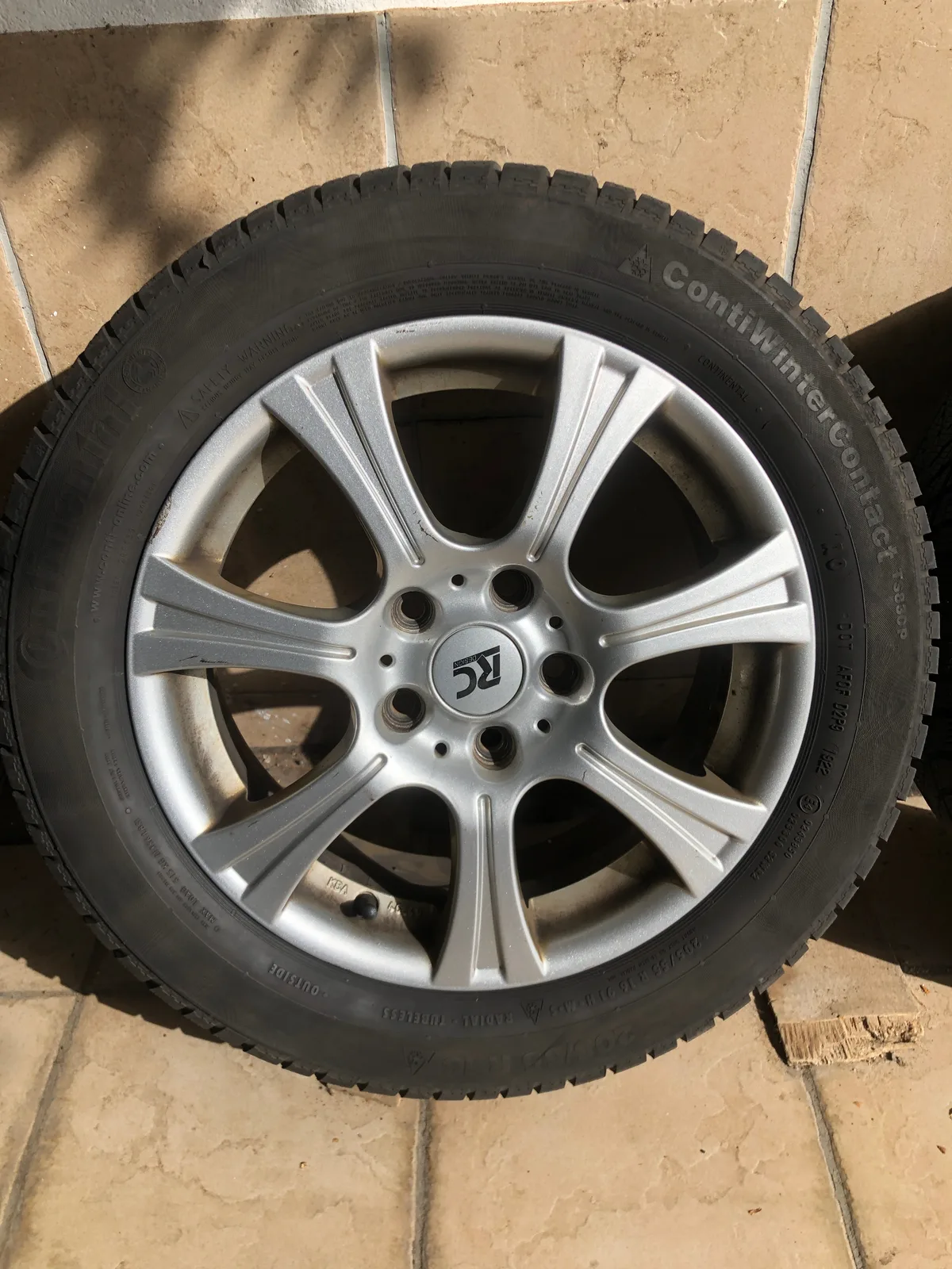 Jantes alu + Pneus hiver 16 205/55 R16 H - Photo 1