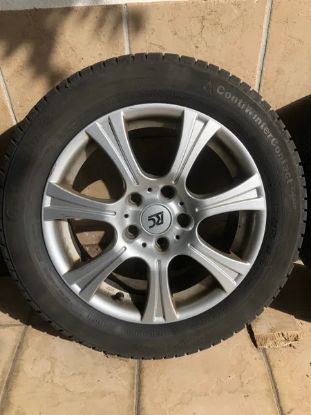 Jantes alu + Pneus hiver 16 205/55 R16 H - Photo 2